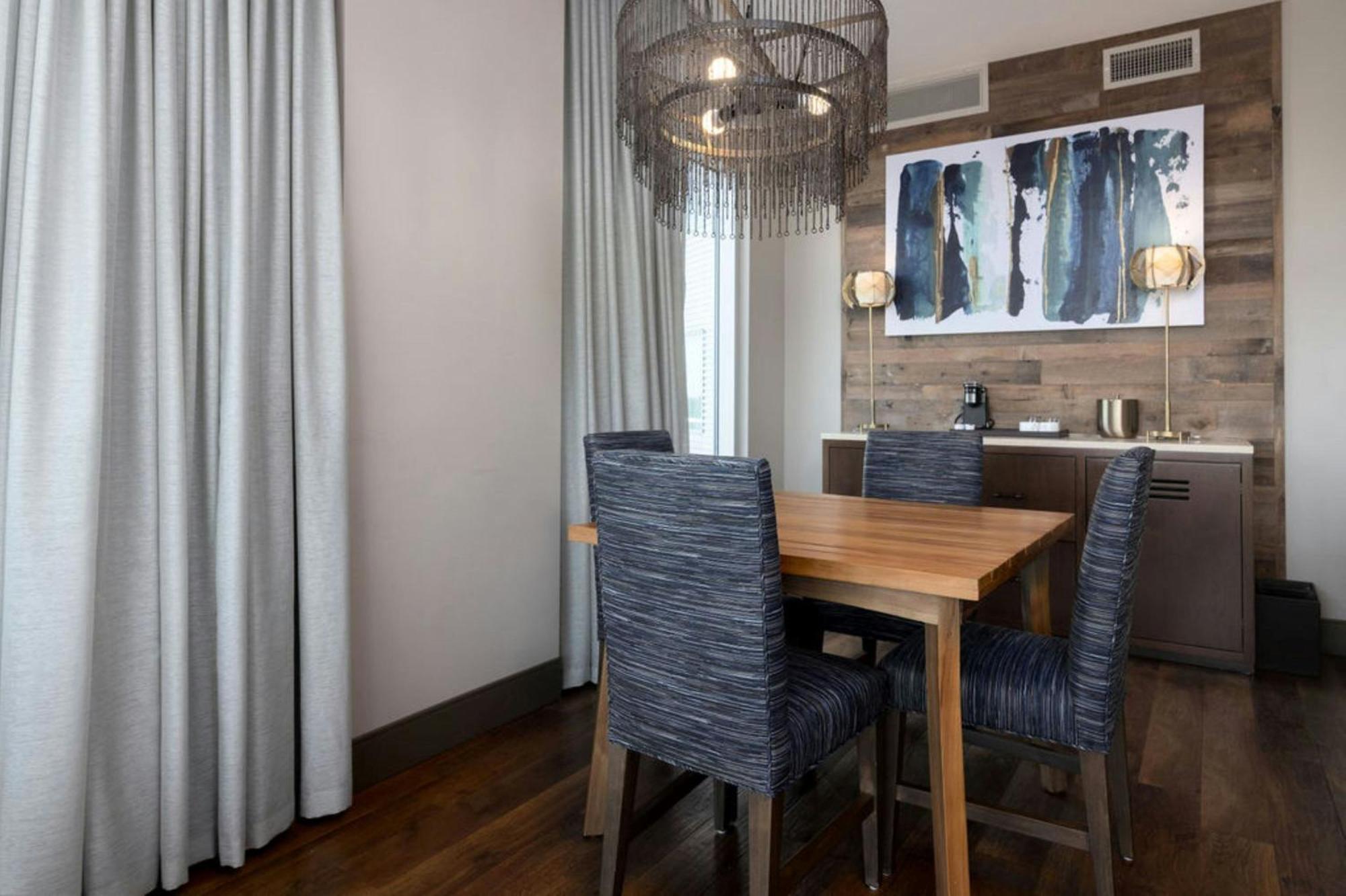 בריאן The Stella Hotel, Autograph Collection מראה חיצוני תמונה